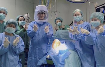 Dr. Buechel with medical staff before robotic knee replacement surgery at Taipei Postal Hospital